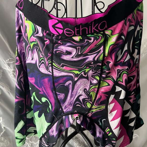 LADIES ECCENTRIC “ ETHIKA” WORKOUT..LEISURE..LOUNGE SHORTS..PINK & BLACK ..SZ.L - Picture 2 of 5